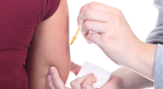 Gebärmutterhalskrebs: HPV-Impfung und Kondome