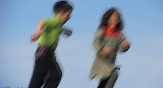 Bewegungsdrang ist normal, gekoppelt mit starker Unruhe kann eine psychische Störung dahinter stecken