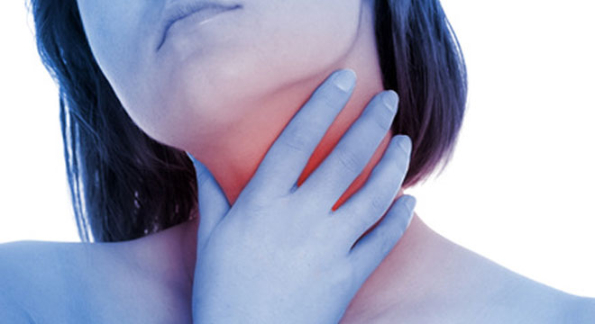 Halsschmerzen sind meist das Symptom einer Infektion, Entzündung oder Reizung des Rachens