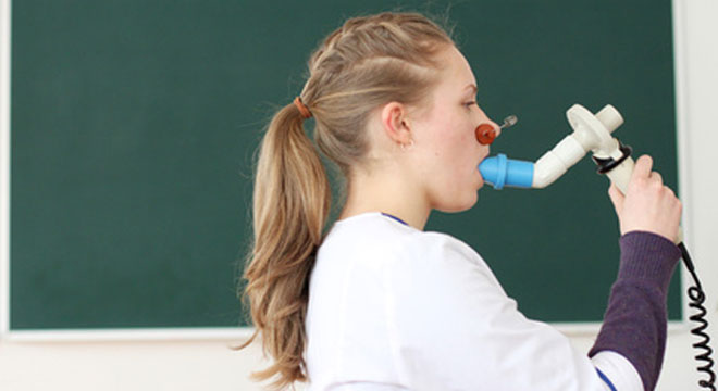 Peak-Flow-Messung: Lungenfunktionstest zur Diagnose und Therapieüberwachung